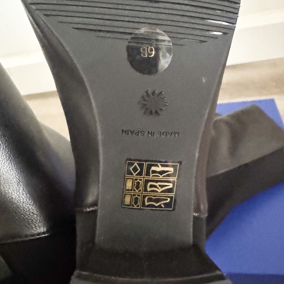 NEW Stuart Weitzman Black Leather Stretch Back Gillian 60 OTK Boots US 6 - Picture 6 of 6